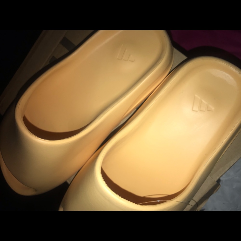 Yezzy Slides - Picture 3 of 7